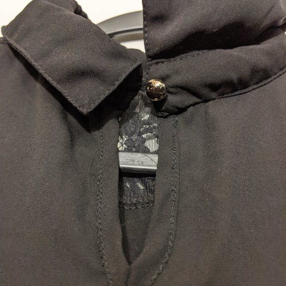 Lace Peter Pan Collar blouse - Picture 3 of 3